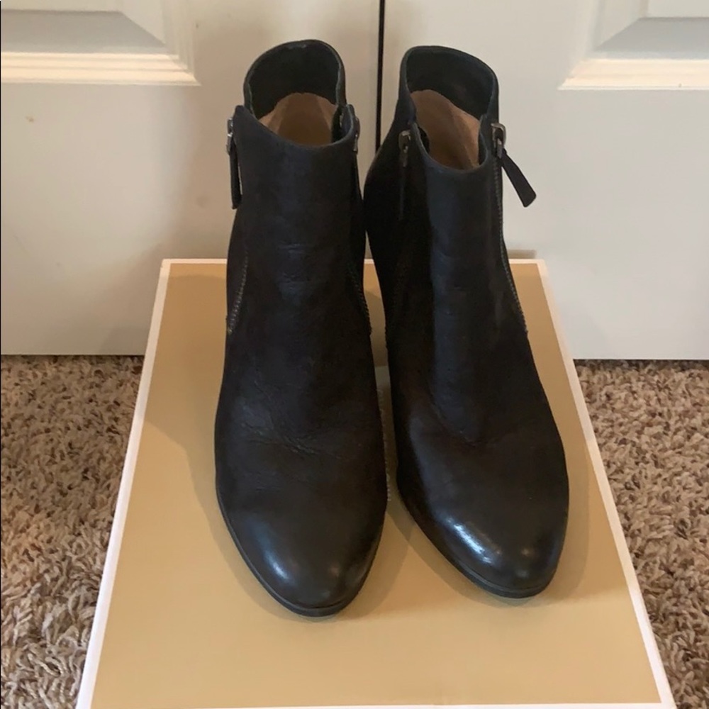Michael Kors Denver Bootie size 9 black